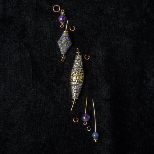 Nancy Chase's Front-Back Necklace - , Contemporary Wire Jewelry, Loops, Wire Loop, Wrapped Wire Loop, Beads, components of the necklace back