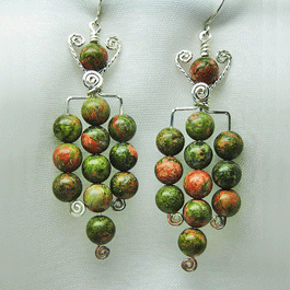 Sonja Kiser's Cluster Earrings, Classic Wire Jewelry. Loops, Wire Loop, Wrapped Wire Loop, Spirals, Wire Spiral, Spiral Wire Wrap, Wire Wrapping, Wrapping, Wire Wrapping Jewelry. A simpler variation of an earring design by Dale Cougar Armstrong uses a combination of wire and beads to create a unique pair of earrings.
