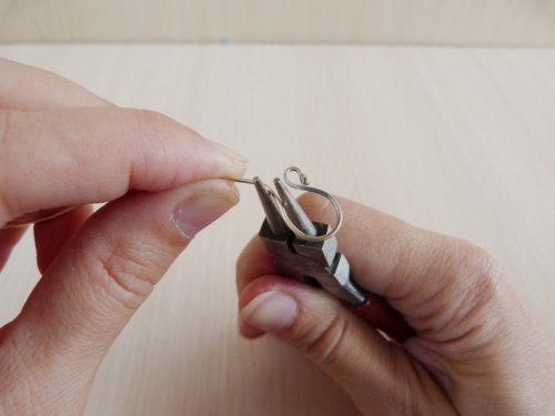 Oksana Truhan's Making Balled Ear Wires - , Findings & Components, Toggles & Clasps, Earwire & Headpin, Findings, Clasps, Components, Using round nose to form wire