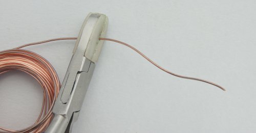 Kylie Jones's Perfecting simple loops to enhance your jewelry designs.  - , Findings & Components, Toggles & Clasps, Earwire & Headpin, Loops, Wire Loop, Wrapped Wire Loop, Use plastic jaw pliers