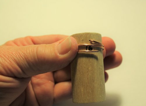 Judy Freyer Thompson's Simple Mandrels for Making Jump Rings - , Tools For Wire Jewelry, Jump Rings, Jump Ring, Making Jump Rings, Tools,  Wrap the wire around the dowel