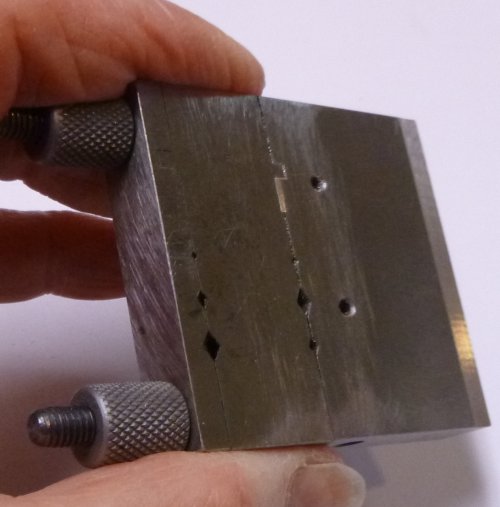 Judy Larson's Squaring Wire Ends - , General Education, , Bezel wire can also be snugged against the square fence