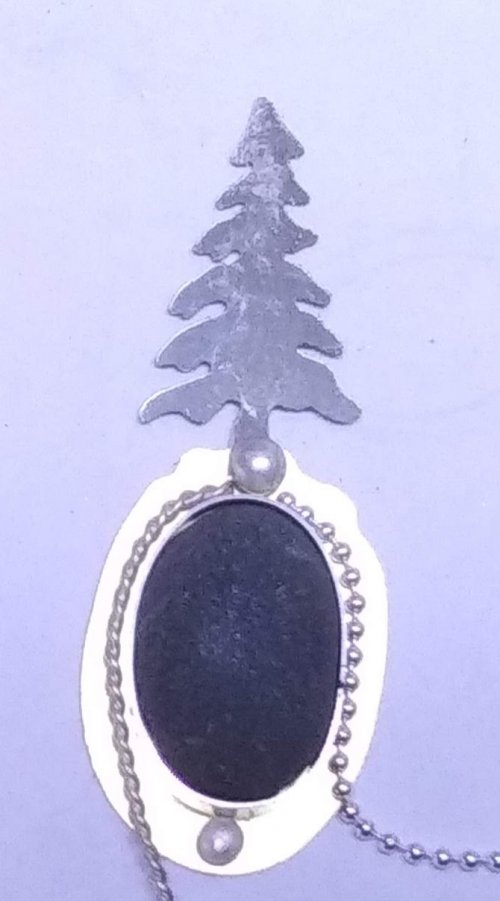Judy Larson's Do a Facebook Collaboration - , Wire Jewelry Design, Design, , Twisted wire or ball chain around the bezel