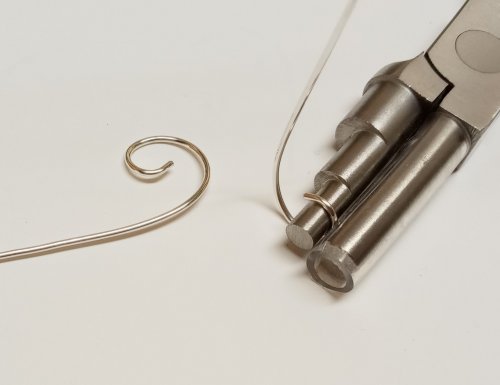 Judy Larson's Curving and Scrolling Wire - , General Education, Loops, Wire Loop, Wrapped Wire Loop, Spirals, Wire Spiral, Spiral Wire Wrap, using bracelet bending pliers