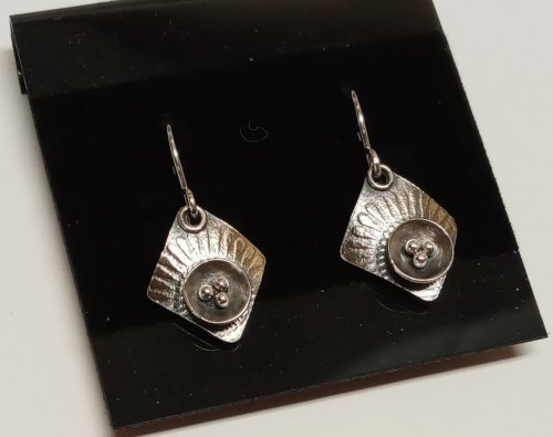 Judy Larson's Get the Look of Eyelets - , Wire Jewelry Design, Butane Torch, Soldering, Solder, Design, Small 2mm ID 22 gauge jump rings