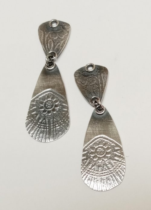 Judy Larson's Get the Look of Eyelets - , Wire Jewelry Design, Butane Torch, Soldering, Solder, Design, soldered in place