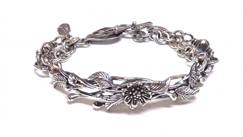 Judy Larson's Out of the Mouths of Babes or Fixing a Spinning Bracelet - , Wire Jewelry Design, Design,  I fiddled with the curve