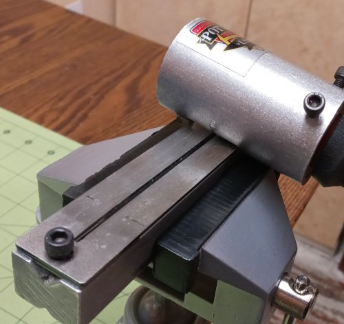 Judy Larson's Cutting Coils Into Jump Rings - , General Education, Jump Rings, Jump Ring, Making Jump Rings, cutting the coils