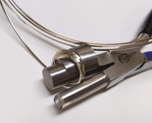 Judy Larson's Closed Jump Rings Soldering vs Fusing - Making Consistent Large Size Closed Rings, General Education, Jump Rings, Jump Ring, Making Jump Rings, coiling wire on pliers