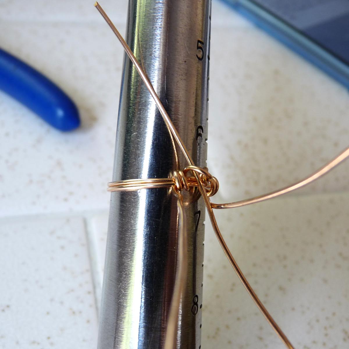 Simple Teardrop Pendant Swan