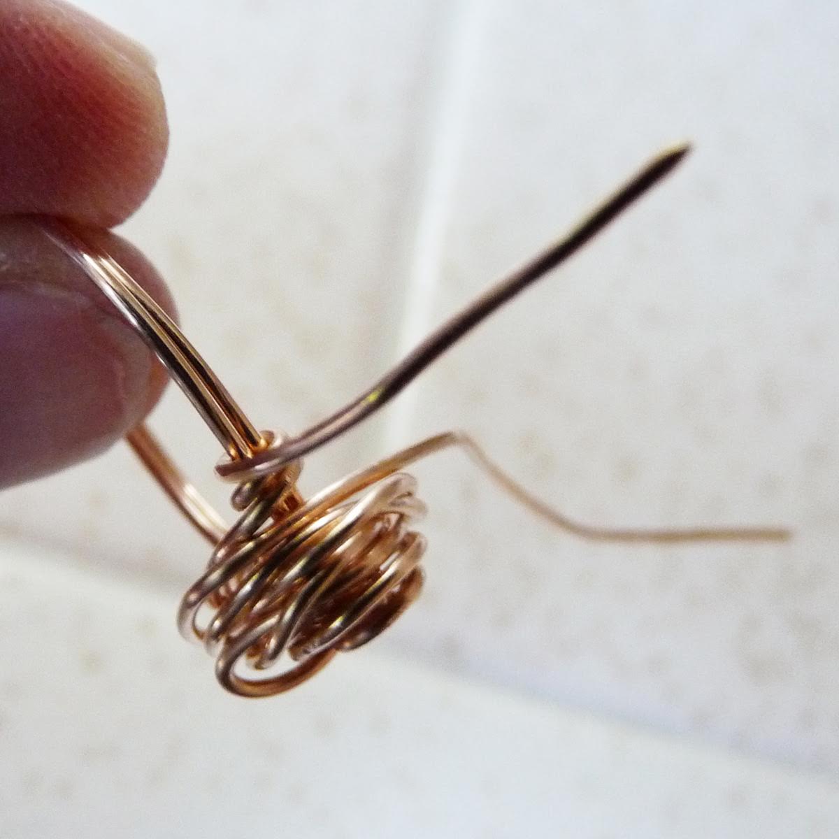 Simple Teardrop Pendant Swan