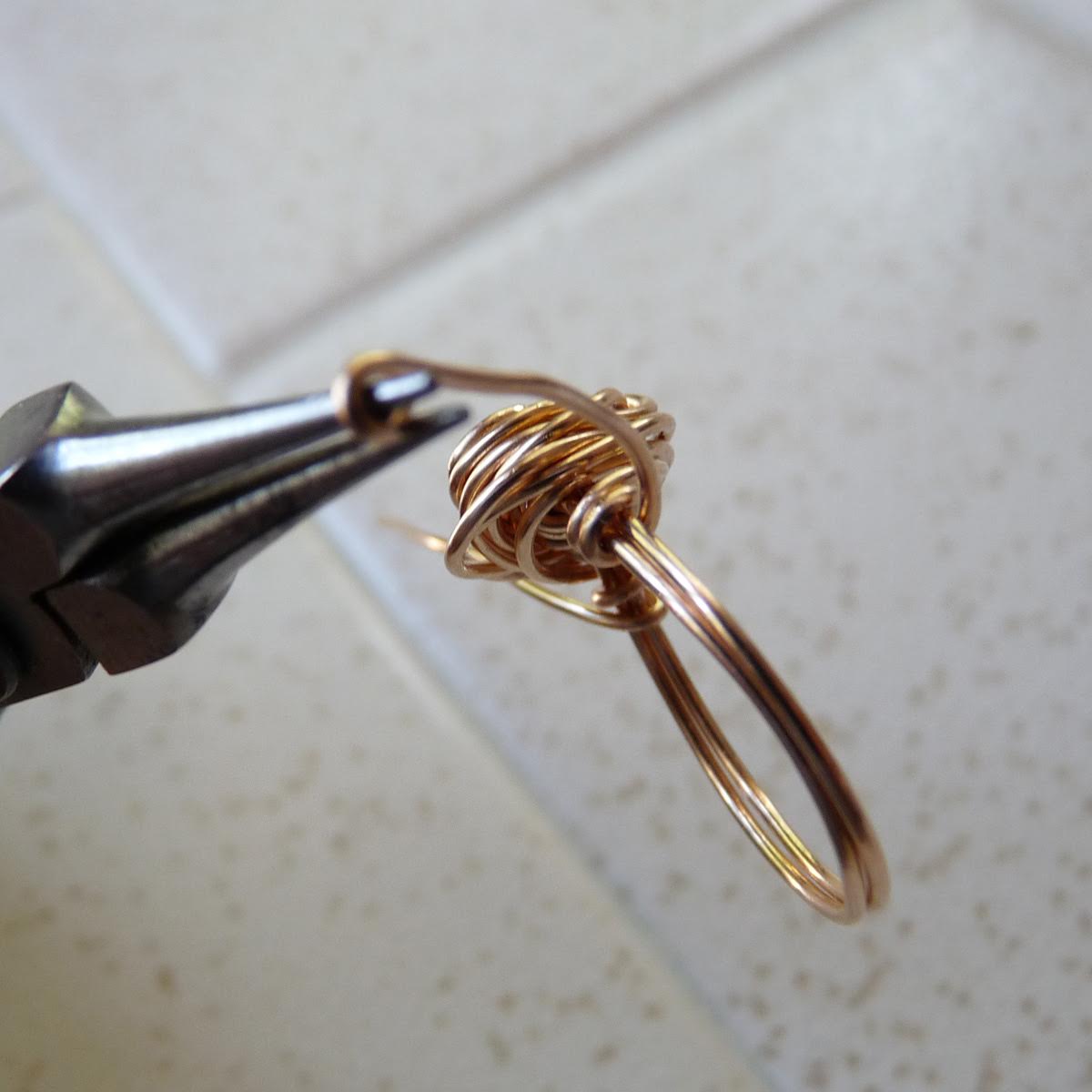 Simple Teardrop Pendant Swan