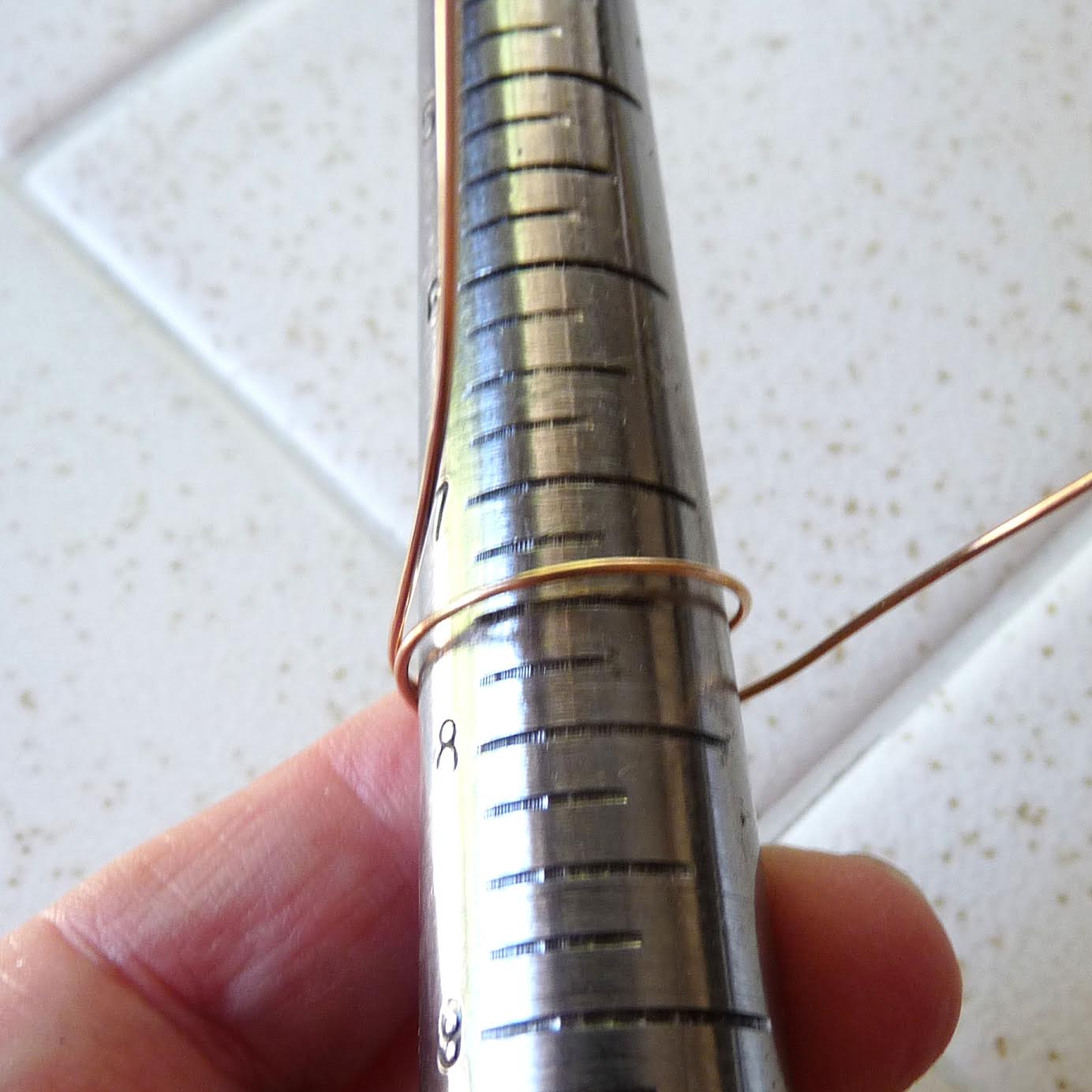 Simple Teardrop Pendant Swan