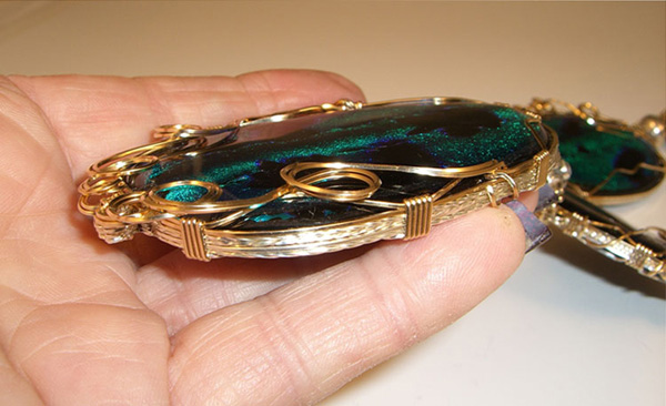 Blue Obssession: Dichroic Glass Beads Wrapped with Wire