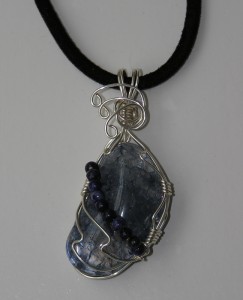 Lapis and quartz wire wrap pendant