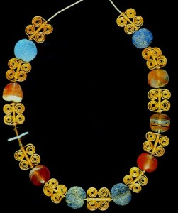 Mari_necklace14-13thBC