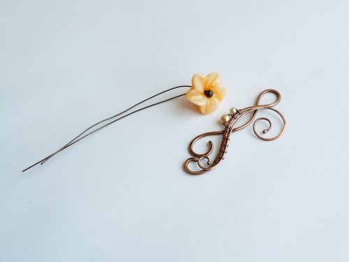 element_5267_oksana-truhan_bloom-wire-earrings_ph_037