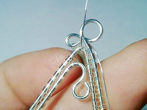 element_782_delilah_moonstone-woven-wire-bangle_15